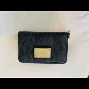 MICHAEL Michael Kors medium size wallet.